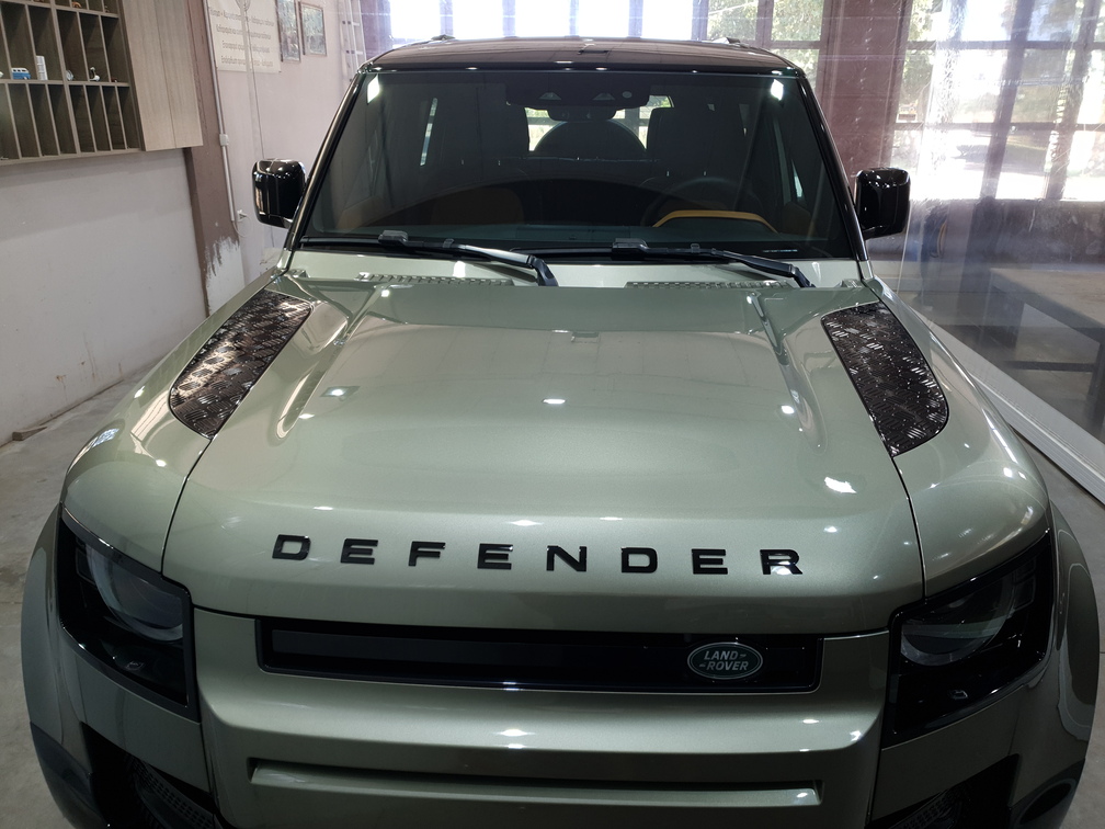 LAND ROVER DEFENDER